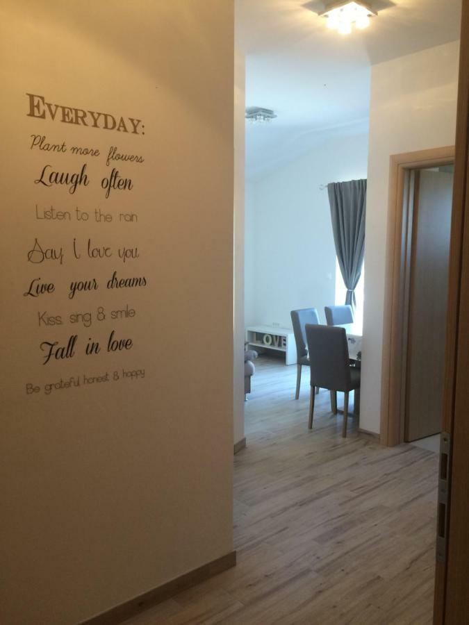 Apartments Sofija Vrsi Εξωτερικό φωτογραφία